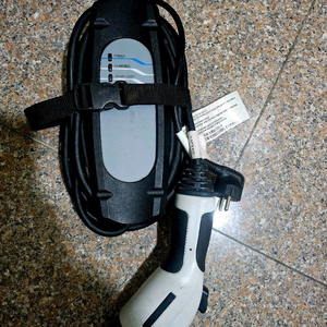 BMW전기차 220v 충전기 팝니다 이미지