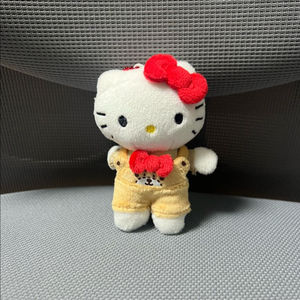 (산리오) 헬로키티 멜빵 키링 팝니당