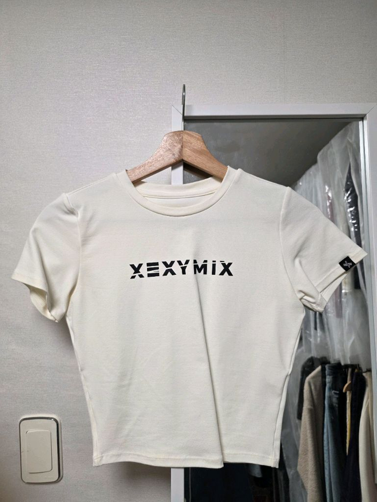 젝시믹스 헤바 크롭탑 (백아이보리 M, 블랙 M)--1