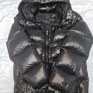 폴로 유광 블랙 패딩 이미지