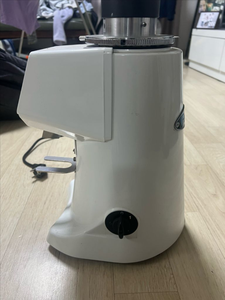 펠리체 FM60 커피 그라인더 이미지