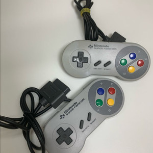 슈퍼패미콤 컨트롤러 2개세트