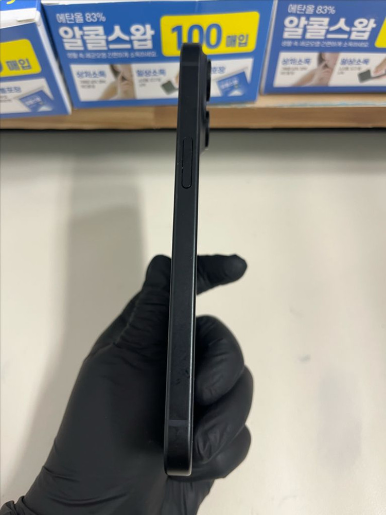 아이폰15 128G 블랙 S급!--4