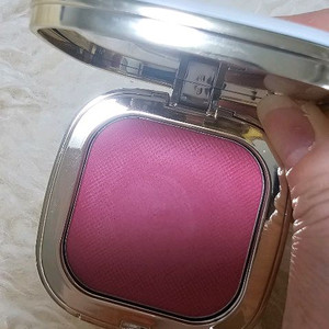 돌체 앤 가바나 치크 04 치어풀 핑크 이미지