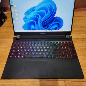 기가바이트 게이밍 노트북 베어본이나부품용 판매합니다