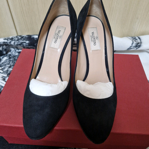 (정품)발렌티노 블랙 스웨이드 스터드 힐 38