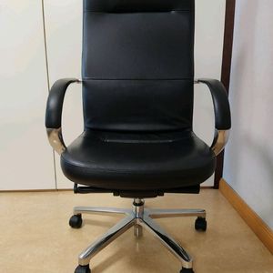 시디즈 E300FP T55 천연가죽 퍼시스 아이티스3 CH4200AHP 매쉬 중역의자 이미지