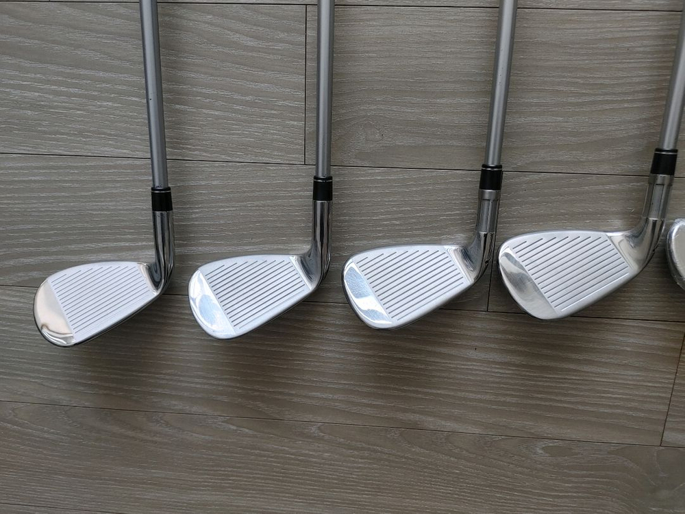 테일러메이드 M6 FUBUKI Flex-R 아이언 세트 이미지