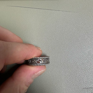 구찌 인터로킹 G 실버 링 이미지