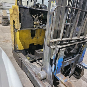 {삽니다] 고장난 전동지게차{삽니다]