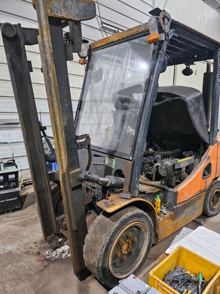 {삽니다] 고장난 전동지게차{삽니다]--1