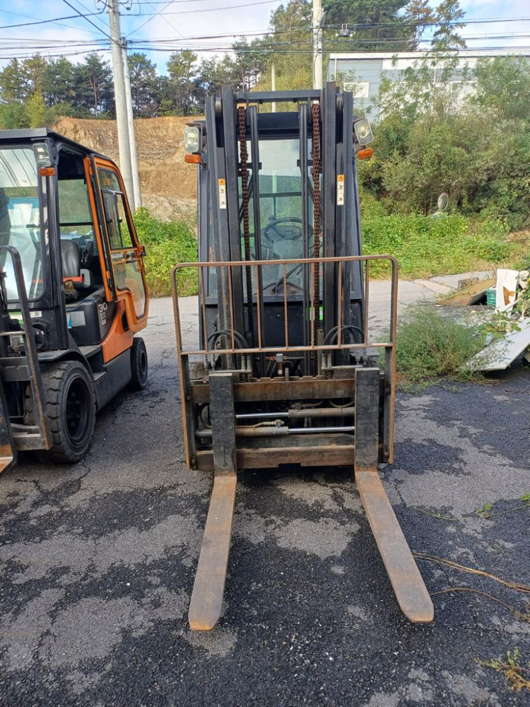 두산 3톤 디젤 지게차--2