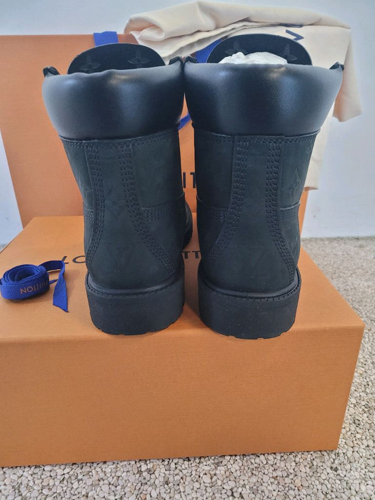 루이비통 팀버랜드 6인치 앵글부츠 블랙 팝니다--4