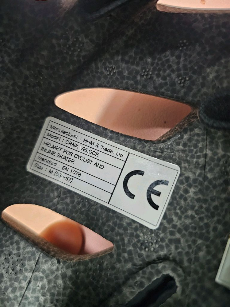 CRNK(크랭크) 벨로체 헬멧(여성용) 팝니다(안팔려서 폐기) 이미지