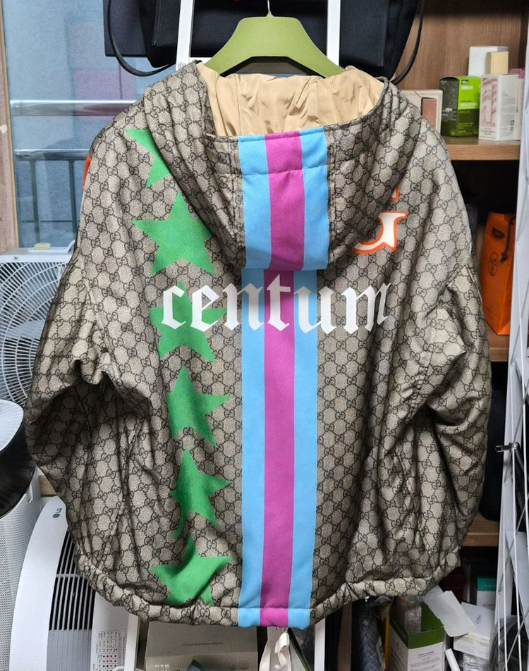 구찌 GG 센텀 프린팅 후드 자켓입니다--1