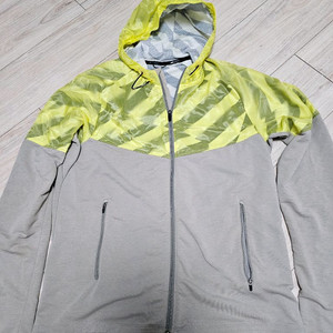 NIKE 나이키 파타닉 풀집 후디 (미디엄그레이/소닉옐로우) 3.5만에 팝니다.