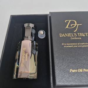 다니엘트루스 밤쉘루스