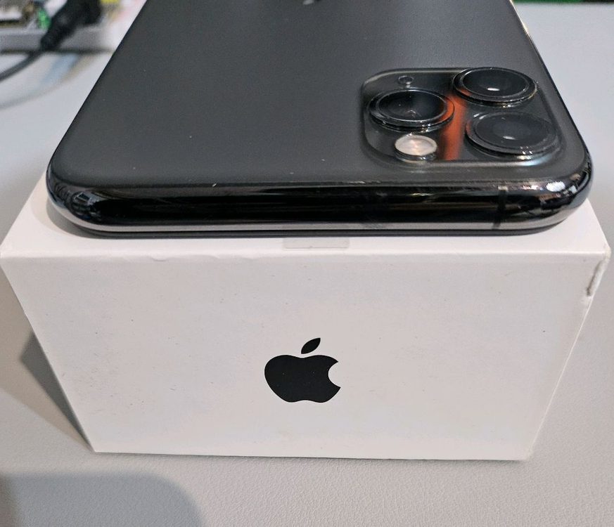 아이폰11프로max 64GB 스페이스 그레이--4