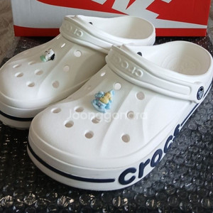 크록스 정품255(250~255) 바야밴드화이트 지비츠포함