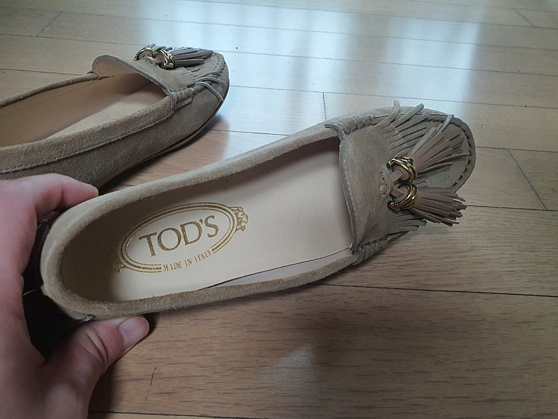 토즈 곰마루 프린지 스웨이드 시티 드라이빙 로퍼 이미지