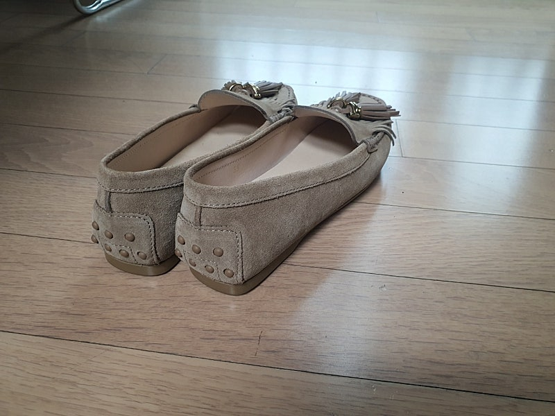 토즈 곰마루 프린지 스웨이드 시티 드라이빙 로퍼 이미지