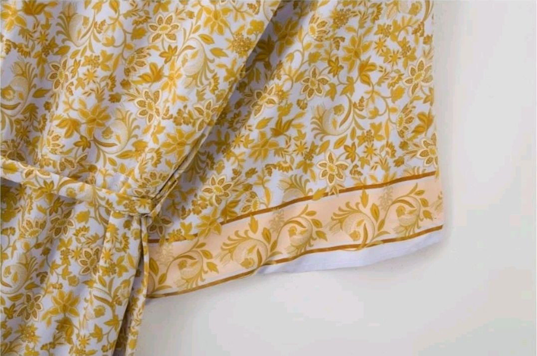 유럽식 유카타 플라워 롱로브 이미지