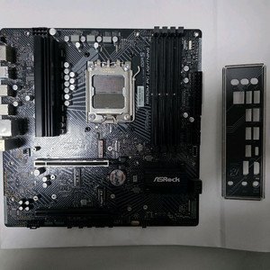 애즈락 B650M PG LIGHTNING 메인보드 팝니다.