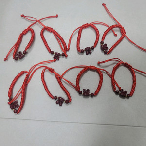 경면주사 토끼 빨강매듭팔찌 8개