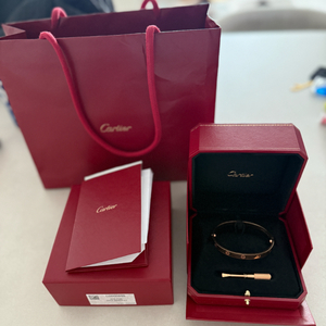 까르띠에 러브팔찌 클래식 로즈골드 19호 팝니다