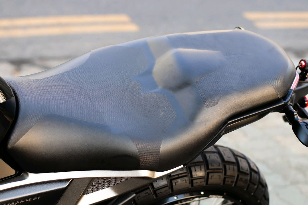 존테스125 g1 2023년식 1373km 오토바이 판매합니다--8