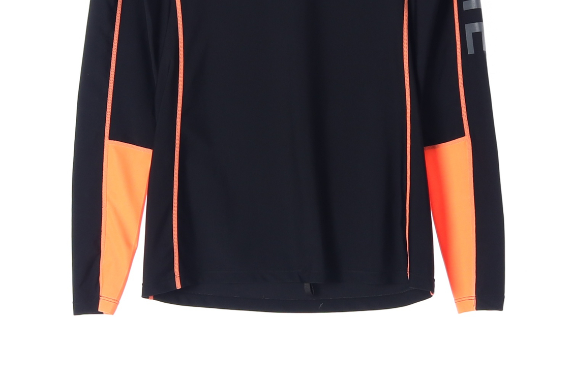 데상트 블랙 오렌지 로고 긴팔 래쉬가드 티셔츠 M--3