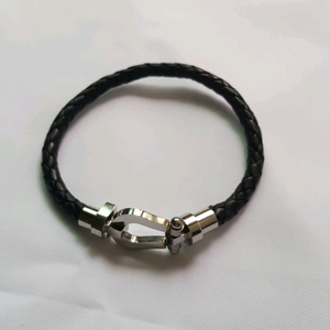 가죽팔찌 써지컬팔찌 남녀공용 새제품