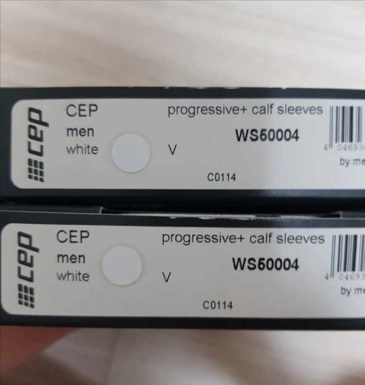 Cep 카프슬리브 화이트 러닝양말--1