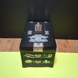 골동품 민속품 소목장 이순신 영정 옻칠 주칠 자개 경대 이미지