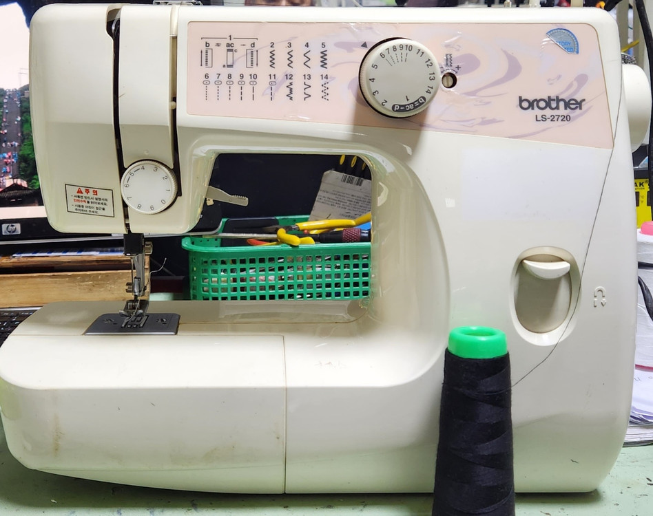 브라더 전동 가정용 재봉틀(LS-1217,2720) 초보자도 쉽게 사용 할수 있는 재봉틀--2