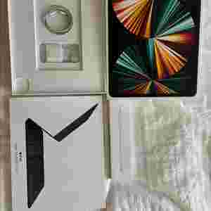 아이패드 프로 12.9 5세대 128g 셀룰러 + 애플펜슬 + 폴리오키보드 판매합니다