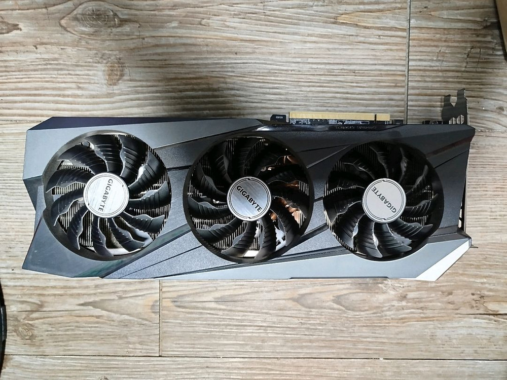기가바이트 GEFORCE RTX 3070 Ti 그래픽카드 3팬 전주시--1