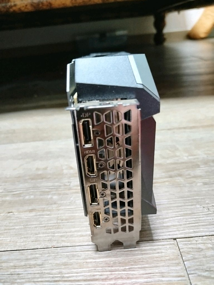 기가바이트 GEFORCE RTX 3070 Ti 그래픽카드 3팬 전주시--4