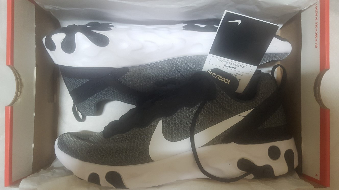 [새상품/275] 나이키 리액트 엘리먼트 55 SE 블랙 화이트--1