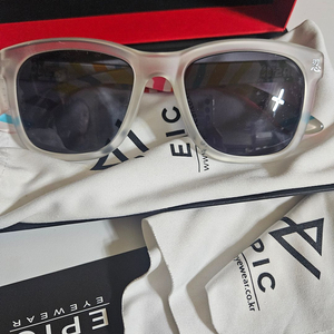 세컨드라운드 선글라스