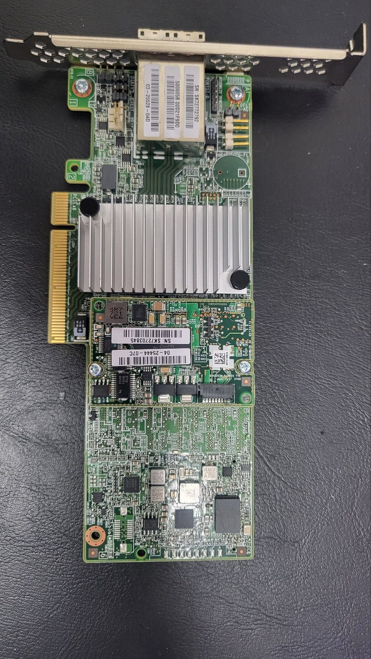 ServeRAID M5225-2GB 12G RAID 카드, CacheVault/Flash--2