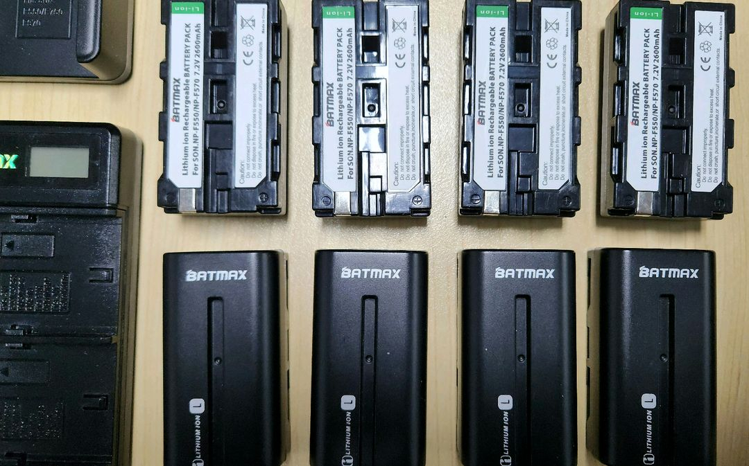 L4500 LED 전원, 배터리 조명, 디머블 ~5600K, 메탈 패널 스튜디오, 야외 삼각대 2셋, 배터리14개--4