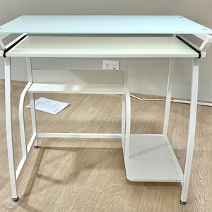 화이트 유리 상판 컴퓨터 책상