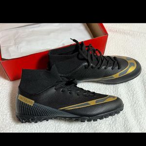 새상품 축구화 245