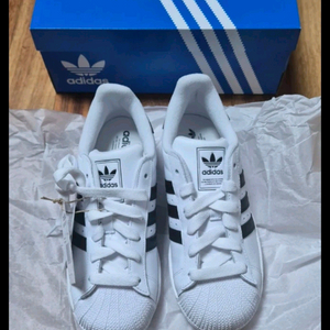 아디다스 슈퍼스타2 J 240mmㅡ새제품