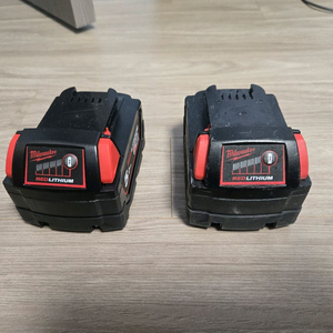 밀워키 m18 b5 5ah 배터리 (25년식) 2개