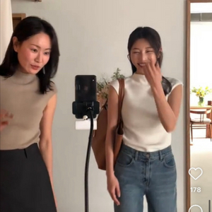 (택채새제품)시에 조앤하프넥 슬리브리스