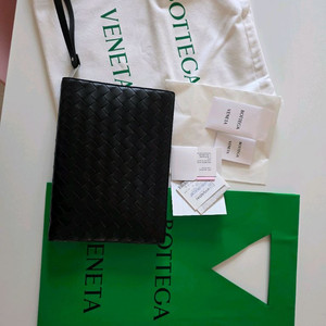 보테가베네타 클러치