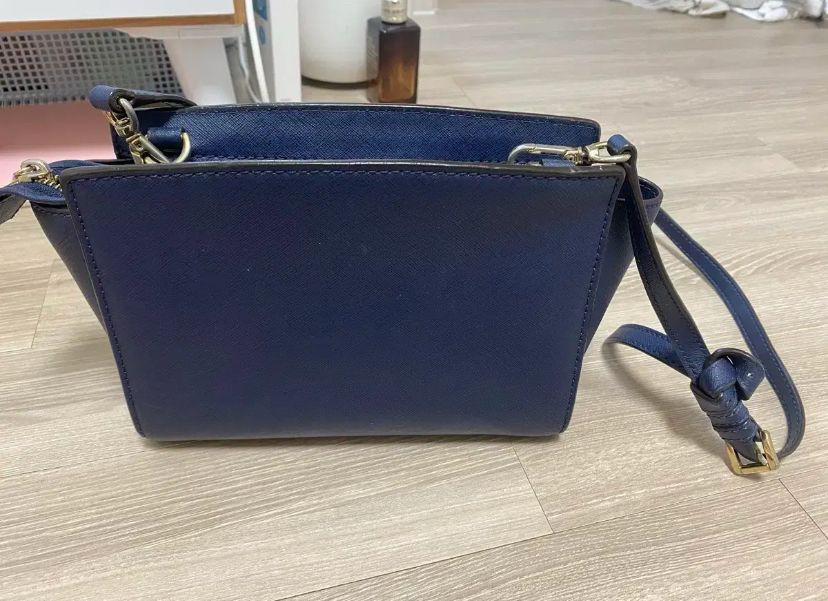 마이클 코어스 네이비 가방--2