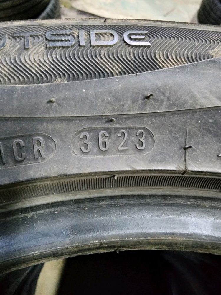 225 50 17 중고타이어 2개--3